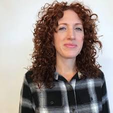 To begin with, let's figure out why a woman should choose a short haircut at the age of over 50. 21 Most Flattering Hairstyles For Long Faces To Look Shorter