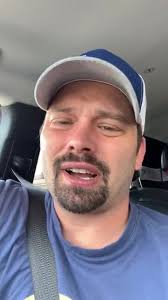 Matt Wayne Warming up the crowd for the singer/songwriter competition!  Round 2 starts at 7!