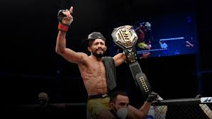 He did it all with style and grace and a smile that was on his face throughout. Deiveson Figueiredo Ufc