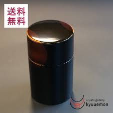 楽天市場 日月白檀 茶筒内蓋付き お茶っ葉入れ 茶器 お茶 茶道具 和食器 紅茶 コーヒー豆 食器 ギフト 日本製 保存容器 来客 艶 上品 器 漆器 高級 おすすめ お茶 来客 おもてなし 漆塗り うるし 手塗 越前塗 宮内庁御用達 うるしギャラリー久右衛門
