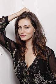 When phoebe tonkin was 4 years of age, she went to dancing classes in traditional expressive dance, contemporary move, hip bounce, and tap move. Phoebe Tonkin