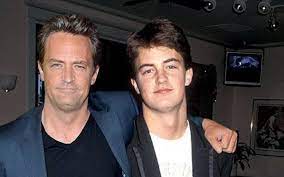 Matthew perry has been candid about his addiction struggles, and after stepping out looking disheveled with a mystery woman, some are but now matthew perry is making fans wonder what's become of the lovable 90s heartthrob, as photos have emerged of the troubled actor wandering. Hollywood Friends Actor Chandler Bing Young Matthew Perry Pictures Fools Rush In Glamour Fame