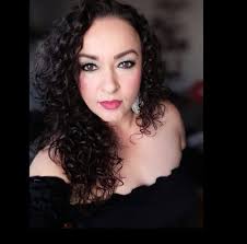 No confiemos nuestra salud, nuestra integridad e ideas a personas que solo  buscan la fama y el dinero 🫰🏿 🤑 César Lozano. El Dr. César Lozano es  Médico Cirujano y Partero egresado