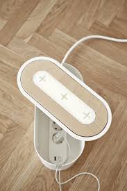 Smartphones Lassen Sich Ganz Einfach Kabellos Laden Einfach Auf Die Ladeplatte Legen Und Der Ladevorga Kabel Verstecken Hausburo Organisation Kabelmanagement