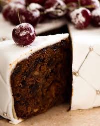 If you're making and decorating a christmas cake for the first time or wanting a new twist on the classic mix of spices, dried fruits, nuts and booze, then look no further. Christmas Cake Moist Easy Fruit Cake Recipetin Eats
