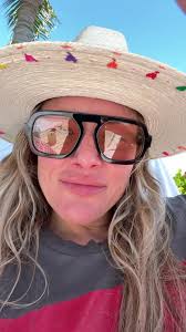 Ashley Farmer (@ashleyfarmers)