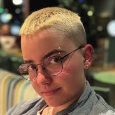 Wir sind da für Kinder, Jugendliche und ihre Eltern. Als Wegbegleiterin,  Nothelferin und Fürsprecherin.