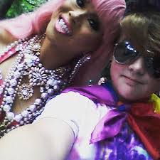 Lila Sexton's Instagram, Twitter & Facebook