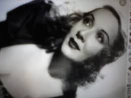 Beautiful Vivian!!! www.weird2ndhandfinds.com