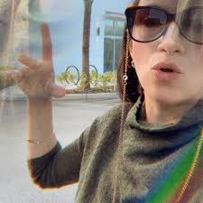 Review video 2 of 4 for Goodwill