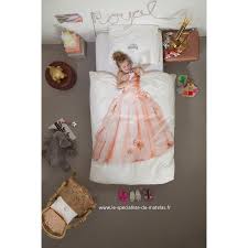 Avec un diadème sur la taie d'oreiller. Housse De Couette Enfant Snurk Princesse A Decouvrir Au Le Specialiste Du Matelas