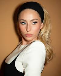 Makeup and beauty tutorials are still powerful