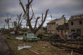 If these are questions that you are interested in knowing the answer to, keep reading on, as this excerpt will answer all the questions you have about tornadoes. Tornado Und Unwetter Verwusten Dorfer In Tschechien