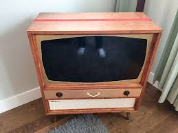 Jun 17, 2012 · vintage retro collectables from the 1940s and 1950s. Jeff Builds A Midcentury Modern Tv Cabinet For His Flat Screen Tv