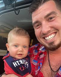 Cody Hollis's Instagram, Twitter & Facebook