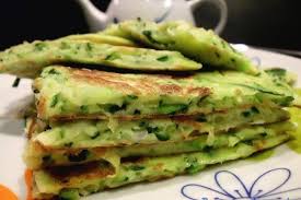 Galettes Pekinoises Aux Courgettes Par Margot Zhang Recette Galette De Courgette Cuisson Des Aliments Recette Avec Courgette