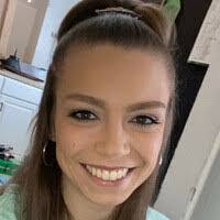 Stephanie Kwiatkowski's Instagram, Twitter & Facebook