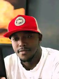 Honestly, am tired of dating black girls....I want to give white ladies a  chance now😊❤️ Black ladies have brought so much pain down