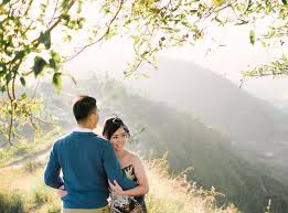 Maka dari itu, tak sedikit yang seperti menabung, mencari dan memilah konsep, bertanya ke sana kemari, serta mempersiapkan diri menjadi orang tua terbaik dengan cara mengikuti. 20 Foto Prewedding Casual Outdoor Unik Tanpa Sentuhan Portalkuningan Com