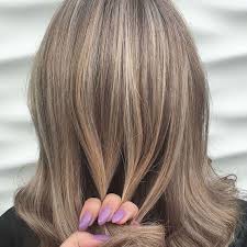 Les hommes aussi peuvent vouloir couvrir les cheveux blancs c'est tout à fait normal. Coloration Des Cheveux Blancs Avec Des Meches Wella Professionals