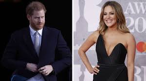 Caroline flack's mum christine has revealed her daughter was told she might have bipolar disorder weeks before her death. Prinz Harry Ex Freundin Caroline Flack Tot Angehorige Verraten Schlimmes Detail Boulevard