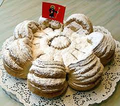Sweet Pastry With Sugar Outside Inside Half Almond Half Prunes Filling Glarner Pastete Dessert Rezepte Susses Geback