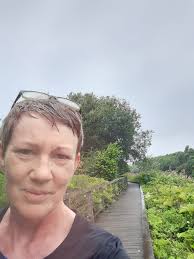 Week 5, run 1 in the bag! I didn't feel ready and was considering repeating  week 4, but I surprised myself and got through the 3 x 5min runs. Compared  to other