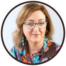 Stacey Wynn's Instagram, Twitter & Facebook