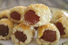 Wondering where to buy hari raya cookies online? Resepi Biskut Semperit Dahlia Azie Kitchen