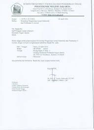 Jika anda bekerja di bagian administrasi kegiatan surat menyurat adalah hal yang biasa karena itulah, kami memberikan beberapa contoh format undangan resmi yang bisa digunakan untuk beberapa acara, misalkan pengajian, rapat, seminar, atau yang lainnya. 15 Contoh Surat Undangan Kegiatan Workshop