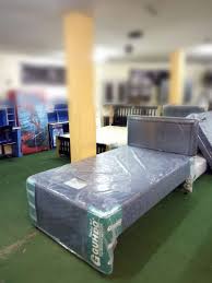 Spring bed single adalah jenis kasur yang didesain untuk digunakan satu orang. Furniture Guhdo Tempat Tidur Ranjang Kasur Springbed Bed Set Single 120 Terbaru Agustus 2021 Harga Murah Kualitas Terjamin Blibli