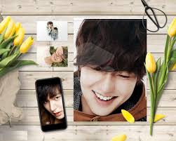 His family consists of his mother, father, and one older sister. Lee Min Ho Wallpaper Hd 2019 For Android Apk Download