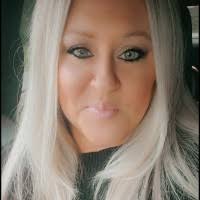 100+ profilů „Adamitis“