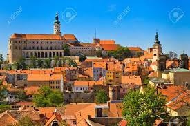 Všechny moje děti na gymnázium v. Mikulov Nikolsburg Burg Und Stadt In Sudmahren Tschechien Lizenzfreie Fotos Bilder Und Stock Fotografie Image 14263798