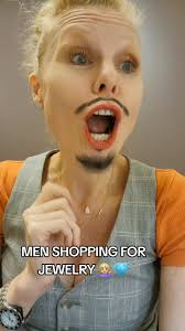 Men shopping for engagement rings #thediamondlady #menshopping  #engagementringshopping #greenscreen