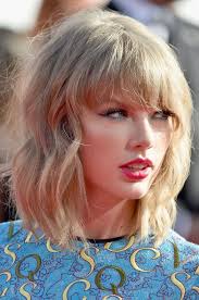 Kahkullu Dalgali Sari Platin Sac Modeli Taylor Swift Tarzi Sac Kut Sac Kesimleri