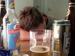Was Hilft Gegen Einen Kater Nach Zu Viel Alkohol