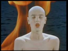 270 em termos de imagens, a repetição é evidente nas composições de swift. Sinead O Connor Troy 1987 Youtube