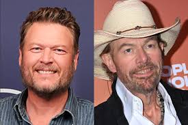 Blake Shelton Had Curly, Shoulder-Length Hair at Toby Keith Show