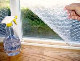 Poner Plastico De Burbuja En Las Ventanas Como Aislante El Plastico De Burbuja Tambien Es Plastico De Burbujas Ventanas Consejos Para El Hogar