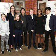 Shiloh, or john, is jolie and pitt's first biological child, born in 2006. Brad Pitt Was Wird Aus Seinem Herzensort Gala De