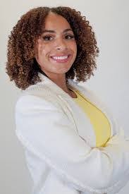 Alana Sinclair's Instagram, Twitter & Facebook