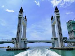 Terengganu (also trengganu) is a state on the eastern coast of peninsular malaysia in malaysia. New Iconic Bridge Review Of Kuala Terengganu Drawbridge Kuala Terengganu Malaysia Tripadvisor