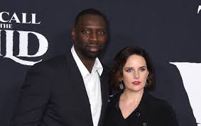 Omar sy s'est glissé dans la peau d'un tirailleur sénégalais pour nous raconter l'enfer des tranchées, ces broyeuses d'humanité. Omar Sy Et Sa Femme Devoilent Le Visage De Leur Fille De 20 Ans Selly Madame Figaro