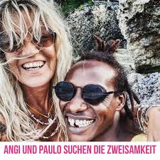 Koffer packen und raus 🧳🏝⛱ „Raus aus der Bude mit uns und rein für 3 Tage  ins Liebesleben ❤“, jubelt die Ferienlodgebtreiberin Angi auf Sansibar 🏖  Sie macht Urlaub. Mit Ehemann Paulo.