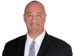 Lisa Lineback's Instagram, Twitter & Facebook