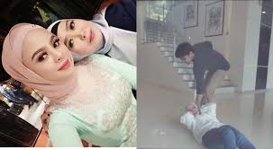 Dua bulan mengikuti kelas agama di kelantan, mawar rashid akhirnya beroleh kekuatan untuk kekal berhijab sejak khamis lalu, iaitu ketika umat islam menyambut maal hijrah. Video Anak Menangis Lihat Tudung Siti Sarah Ditarik Syafiq Kyle Satkoba Press
