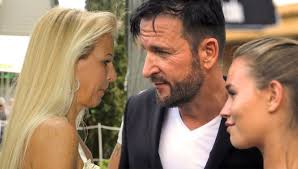Die offene handelsgesellschaft, die bis 2007 die plattenfirma von michael wendler war und bei der er zeitweise mit knapp 50 prozent beteiligt gewesen sein soll, konnte überraschend plötzlich nicht mehr weiter bestehen. Michael Wendler Kassiert Bei Laura Ab Claudia Norberg Verschuldet Wie Kommt Der Wendler An Das Geld Seiner Frauen Promiwood