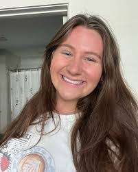 Kari Mckenna's Instagram, Twitter & Facebook