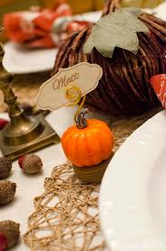Check out how you can make them the easy way: Thanksgiving Place Card Holders Unoriginal Mom